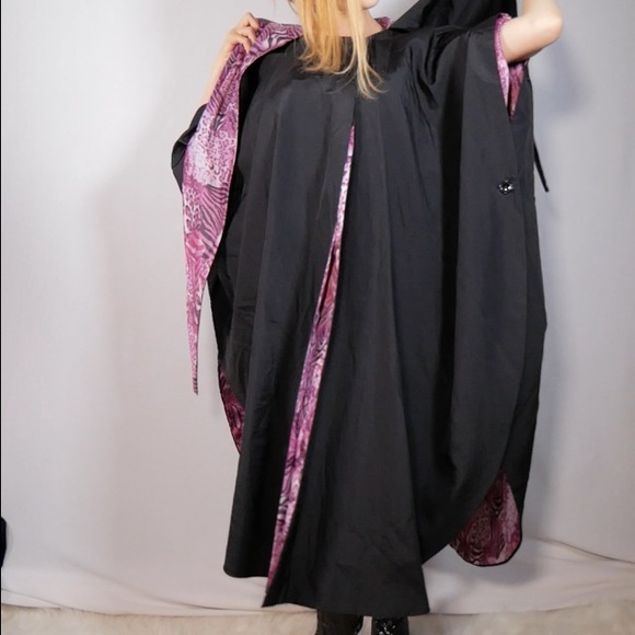 SIMONTON Says Rain Poncho Designed by George Simonton Purple Animal Print Lining - Picture 6 of 16